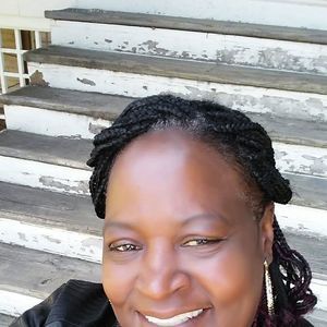 Meet your Posher, Lorraine